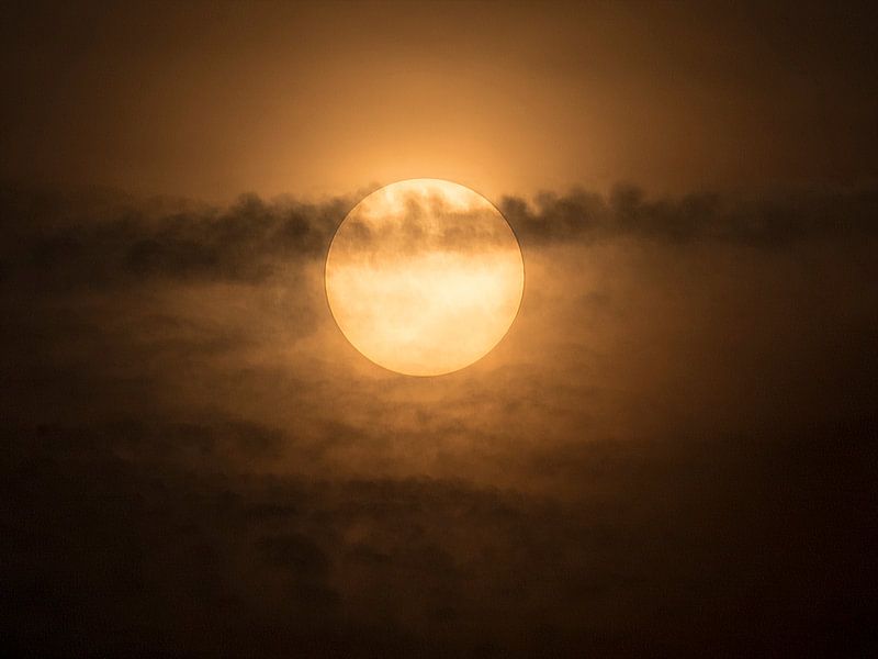 De zon by Ron Westbroek