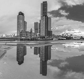 Kop van zuid in Rotterdam  van Ilya Korzelius