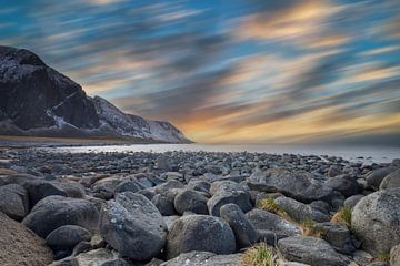 rotsen langs de kust van de Lofoten in Noorwegen