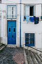 Blauw huis in Lissabon van Jessica Arends thumbnail