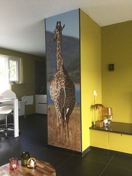 Klantfoto: Giraffe bij meer van Awesome Wonder