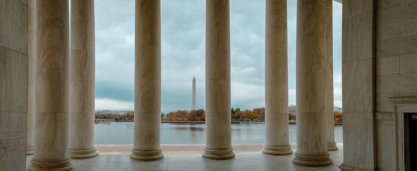 The pillars of power II by Manuel Jung