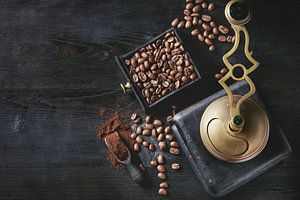 SA12338030 Stilleven van koffiemolen en koffiebonen van BeeldigBeeld Food & Lifestyle