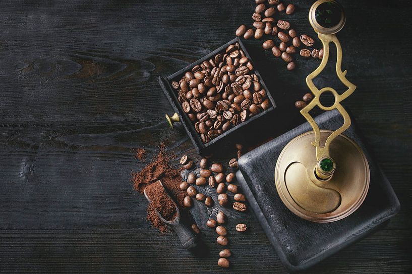 SA12338030 Still life of coffee grinder and coffee beans by BeeldigBeeld Food & Lifestyle