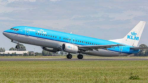 Take-off KLM Boeing 737-400 passagiersvliegtuig.