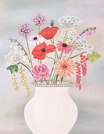 Fleurs dans un vase blanc sur Bianca ter Riet