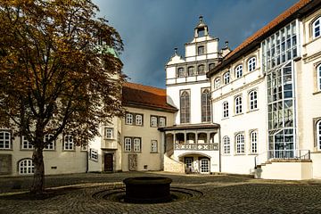 Gevel op de binnenplaats van kasteel Gifhorn van Dieter Walther
