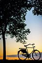 Mit dem Fahrrad in den Sonnenuntergang von Sjoerd van der Wal Fotografie Miniaturansicht