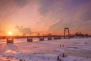 Eislaufspaß an der Heusdener Brücke