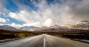 Der Weg in die Berge von Martijn van Dellen