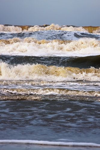 Aanstormende Noordzee golven