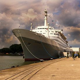 SS Rotterdam in de Rotterdamse haven von daan meeusen