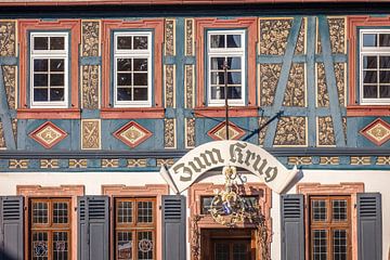 Historisches Gasthaus "Zum Krug" im Weindorf Hattenheim , Rheingau von Christian Müringer