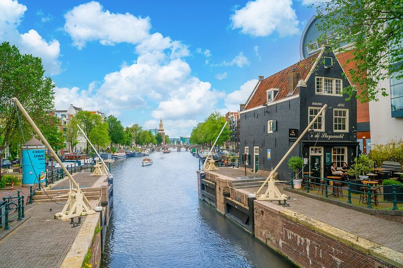 The Oudeschans in Amsterdam by Ivo de Rooij