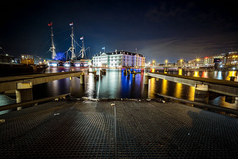 Das Schifffahrtsmuseum am Abend von Fotografiecor .nl
