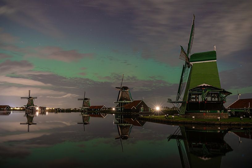 Northern Lights on the Zaanse Schans 2 by Jeroen de Jongh Photography