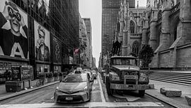 Die amerikanische Flagge heißt "Stars and Stripes" und ist in allen Straßen von New York C