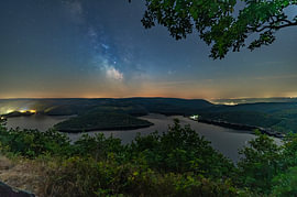 Nächtlicher Blick über den Rursee von Bas Handels