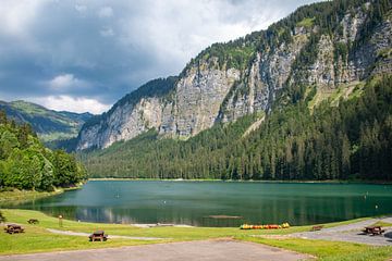 Meer van Montriond - Haute-Savoie - Frankrijk van Nicolas LEMAIRE