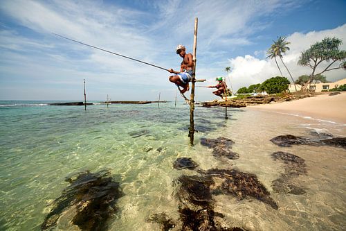 Steltvissers op het strand, Sri Lanka