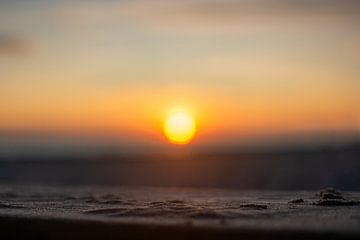 Zonsondergang op Nederlands Strand van Jesper Stegers