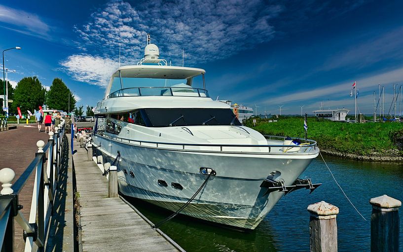 Willemstad Port by Freddie de Roeck