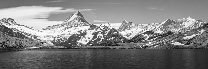 Panorama van de Bachalpsee in Zwart-Wit, Zwitserland van Henk Meijer Photography
