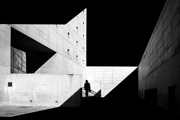 architecture in black and white