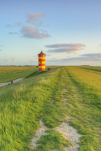 Vuurtoren van Pilsum in Oost-Friesland van Michael Valjak