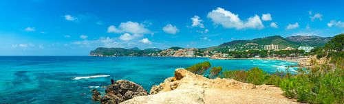 Mooie kust bij Peguera, strand aan zee op Mallorca