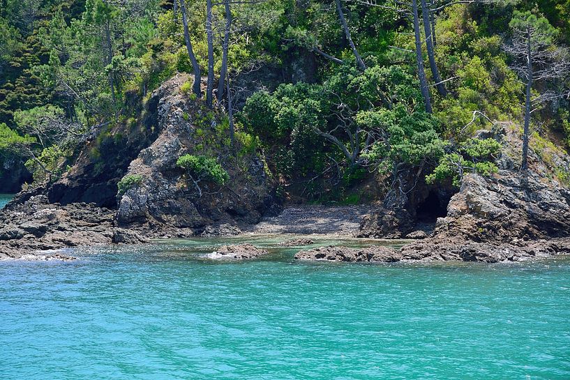 Idyllic spots on Roberton Island by Frank's Awesome Travels
