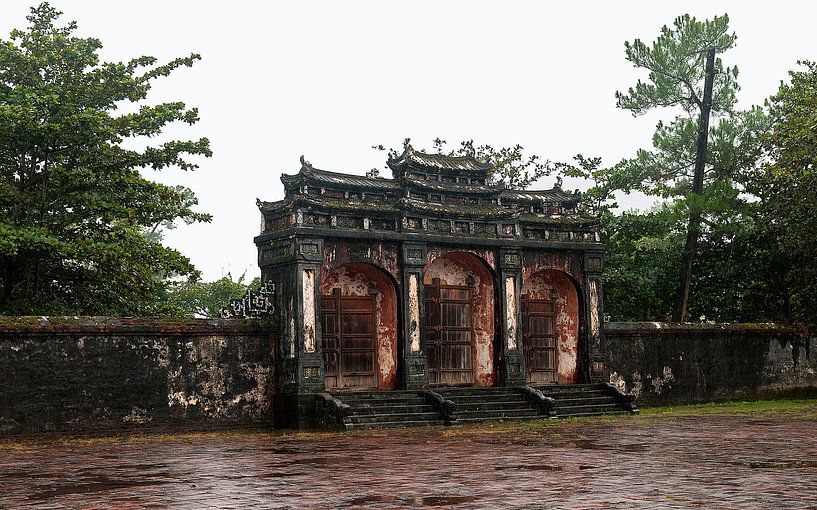 Huế: Tombe van Minh Mạng by Maarten Verhees