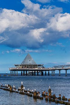 Heringsdorf Pier, Germany by Gunter Kirsch