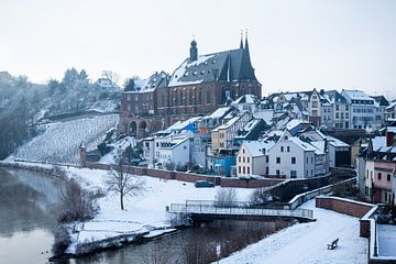Saarburg in de winter met sneeuw van Luis Emilio Villegas Amador