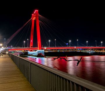Rotterdam Willemsbrug brug avond van Marco van de Meeberg