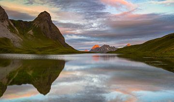 Sonnenaufgang am Rappensee von Walter G. Allgöwer