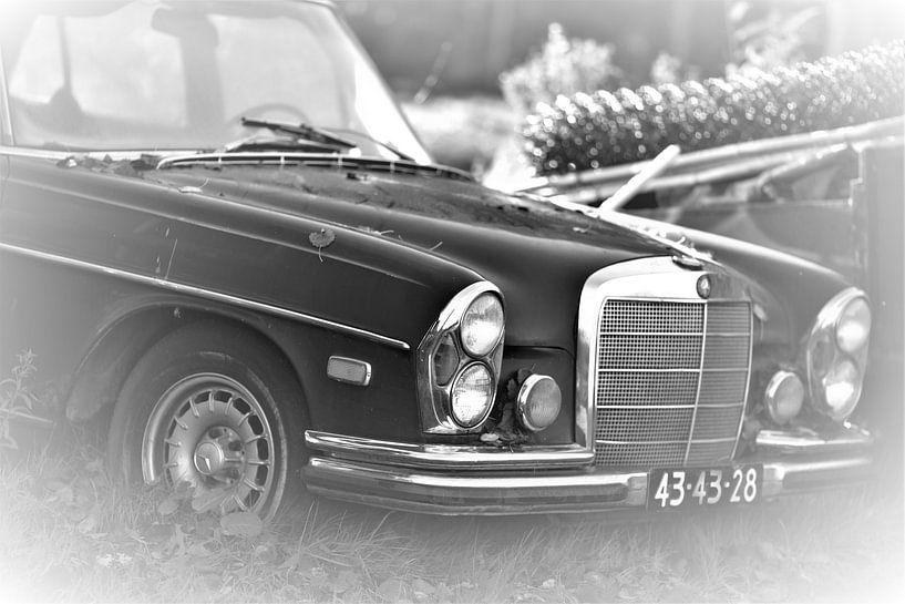 Mercedes Benz vintage car by shootsbypetra