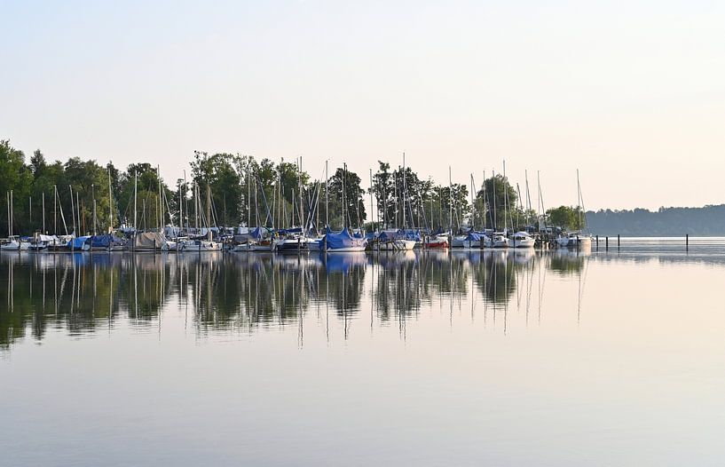 Chiemsee in de ochtend van artpictures.de