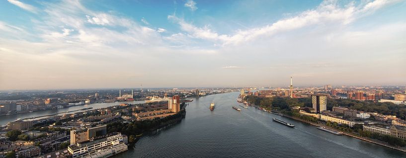 Panorama de Rotterdam et de la Meuse par Ilya Korzelius