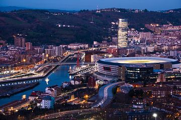 Zicht op Bilbao van Willem Laros | Reis- en landschapsfotografie