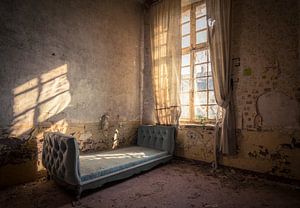 Vervallen Kasteel met een Bed sur Beyond Time Photography