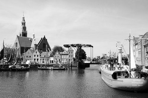Historische havenkom Maassluis zwart/wit