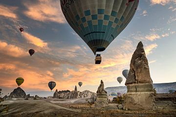 Hot air balloons in Cappadocia by Paula Romein