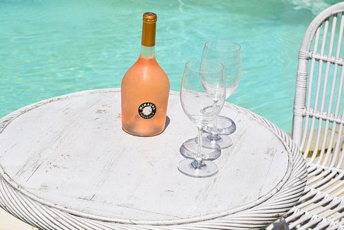 It's always wine o'clock