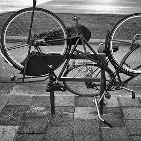 Fietsen ondersteboven neergezet van Peter van Vuuren