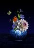 "Royal Respect II" Stilleben mit Delfste-Vase und Rotkehlchen von Sander Van Laar Miniaturansicht