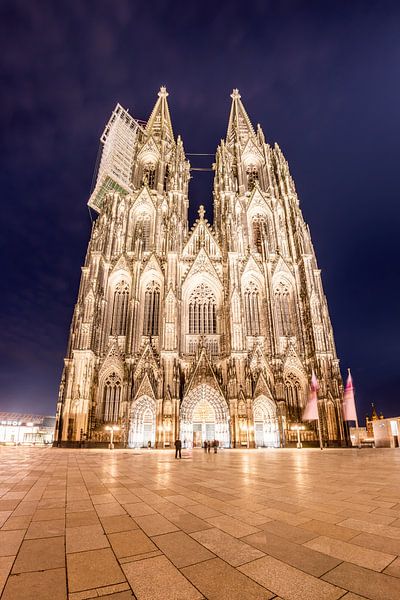 Cologne Cathedral at night by Günter Albers