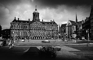 Paleis op de Dam en de Nieuwe Kerk 60-er jaren zwart-wit