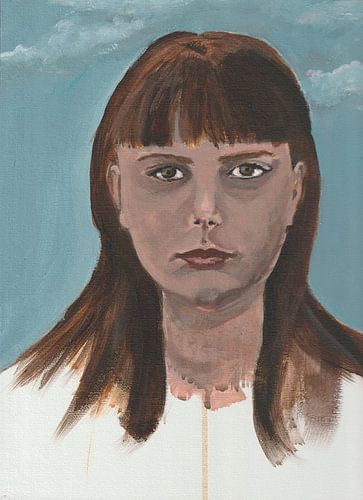 Mädchen mit Kopf in den Wolken