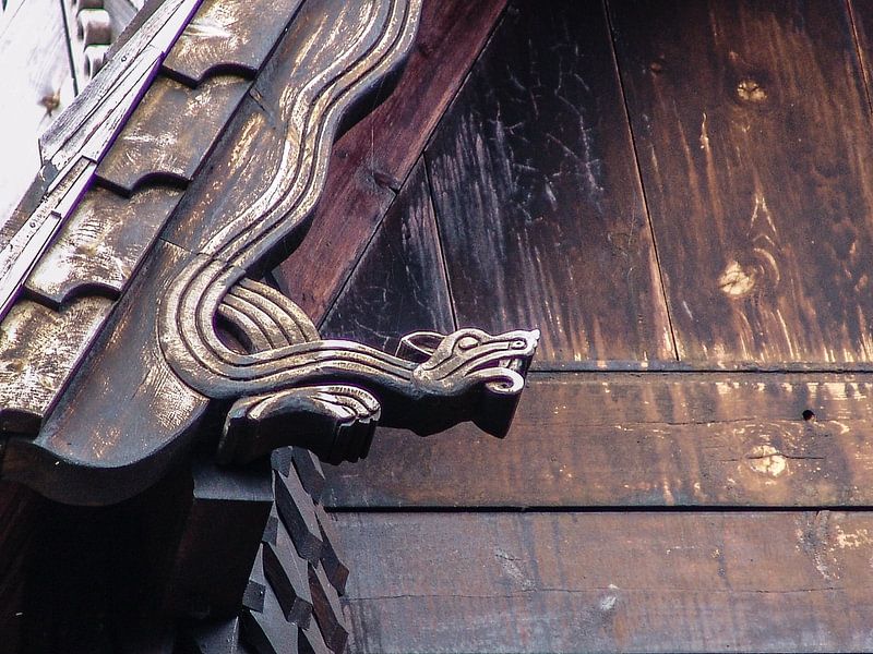 Staafkerk in Noorwegen van Eric van Nieuwland